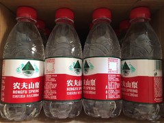 宝宝老是打嗝是什么原因 刚出生的宝宝老是打嗝怎么办