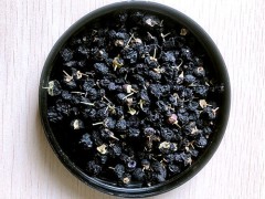 蜂蜜黑枸杞泡水的功效　　蜂蜜黑枸杞泡水的功效
