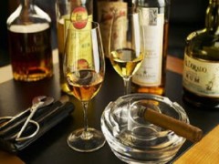 酒后止吐方法 如何酒后止吐