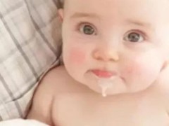 孩子老吐奶怎么回事 孩子为什么会经常老吐奶
