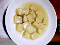 霉豆腐用油泡怎么做 霉豆腐吃起来有点酸怎么办