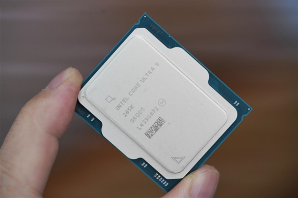 Intel酷睿Ultra  9 285K/Ultra  5 245K处理器图赏