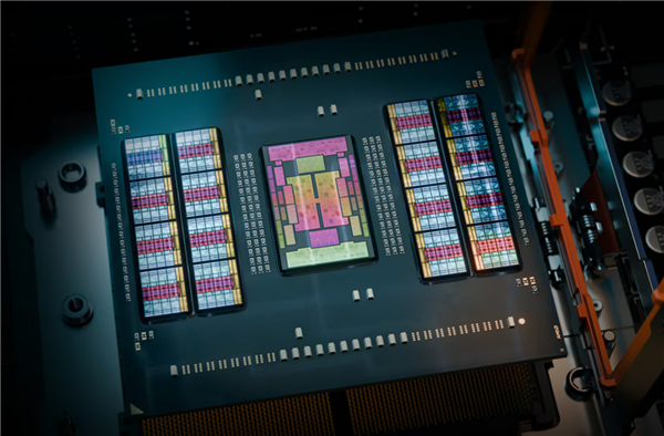 AMD  EPYC  9005系列领先架构大揭秘！首次采用三种不同工艺