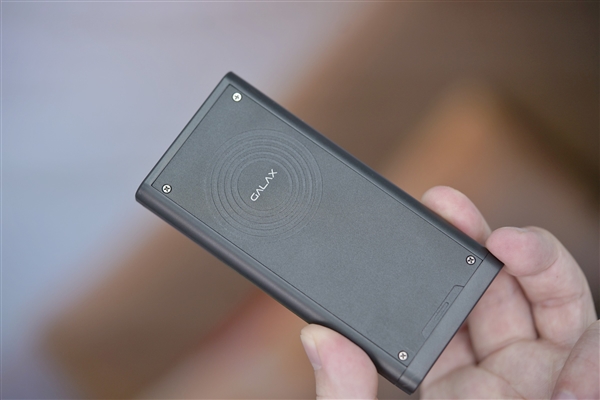 iPhone绝配！影驰首款磁吸移动SSD  PSD01图赏
