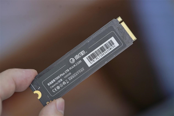 iPhone绝配！影驰首款磁吸移动SSD  PSD01图赏