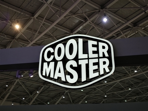 酷冷至尊推出白色版MasterLiquid  360水冷：六边双腔体设计