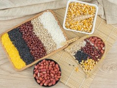 白发最怕什么食物 三大食补配方调理白发